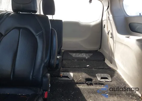 2018 Chrysler Pacifica Touring L из США, поврежденный, VIN 2C4RC1BG5JR290564